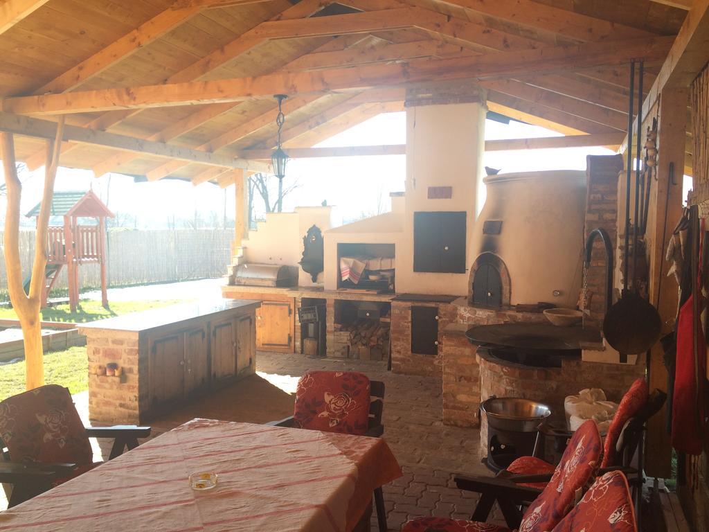 فندق Bibic Vendeghazak Nagybajom المظهر الخارجي الصورة